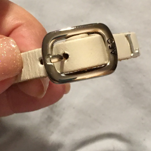 L O V E American Eagle Leather Bracelet - Picture 10 of 12